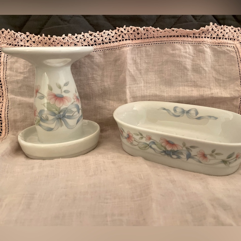 Princess House soap and toothbrush holder
